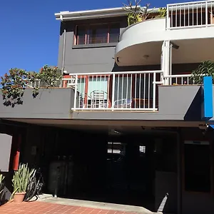 Apartment Byron House